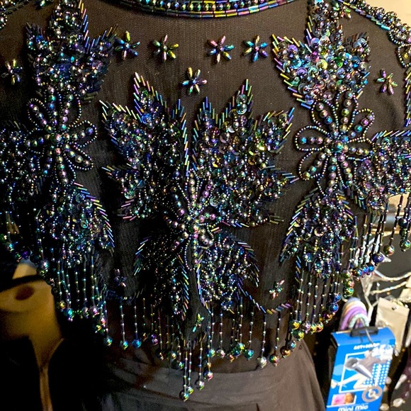 RARE!! Vintage, Exquisite, iridescent hand beaded Shaw. - Picture 5 of 6